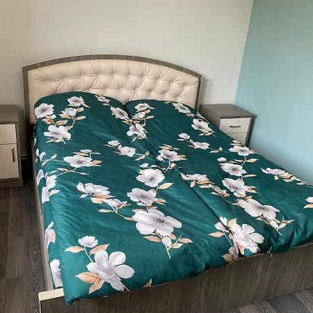 Lovely 2-Bedroom Apartment Near Ayb School Dilijan Exterior foto